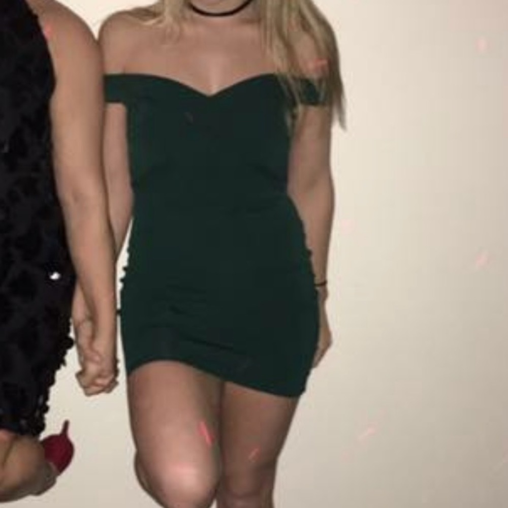 Windsor Off-the-shoulder dress